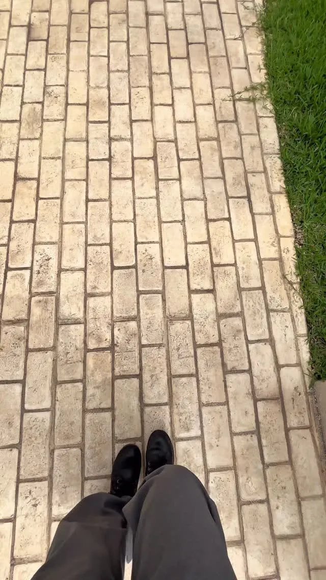 ・